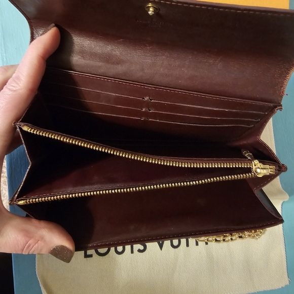 Louis Vuitton Monogram Vernis Sarah Wallet - Picture 7 of 14